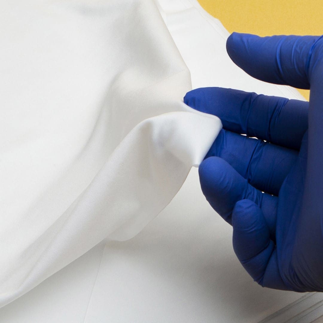 Berkshire MicroPolx 1100 Cleanroom Wipes | ISO Class 4 | Laser Cut Edges, Polyester Microfiber, Case - Image 2